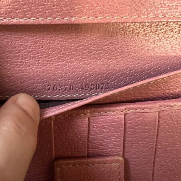 Authentic Pink GUCCI Leather Bi-fold Long Wallet with Gold Toned Hardware - Picture 8 of 9